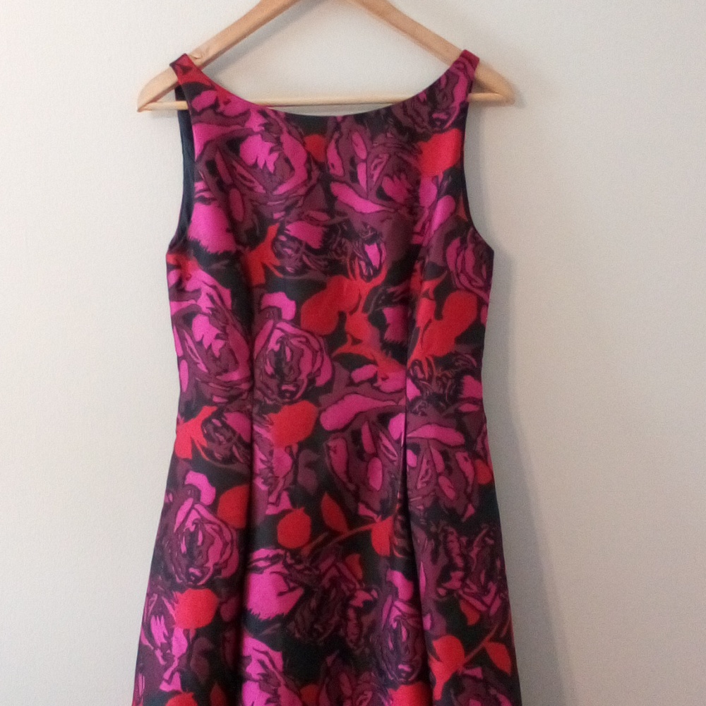 Adrianna Papell Vibrant Floral Midi Gown Size 8 With Pockets!